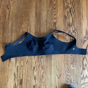 Lululemon Booby Bracer sports bra. Size 36DD